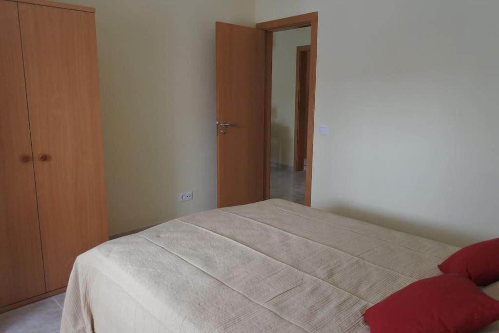 Apartment In The Center Of Carvoeiro With Terrace Экстерьер фото